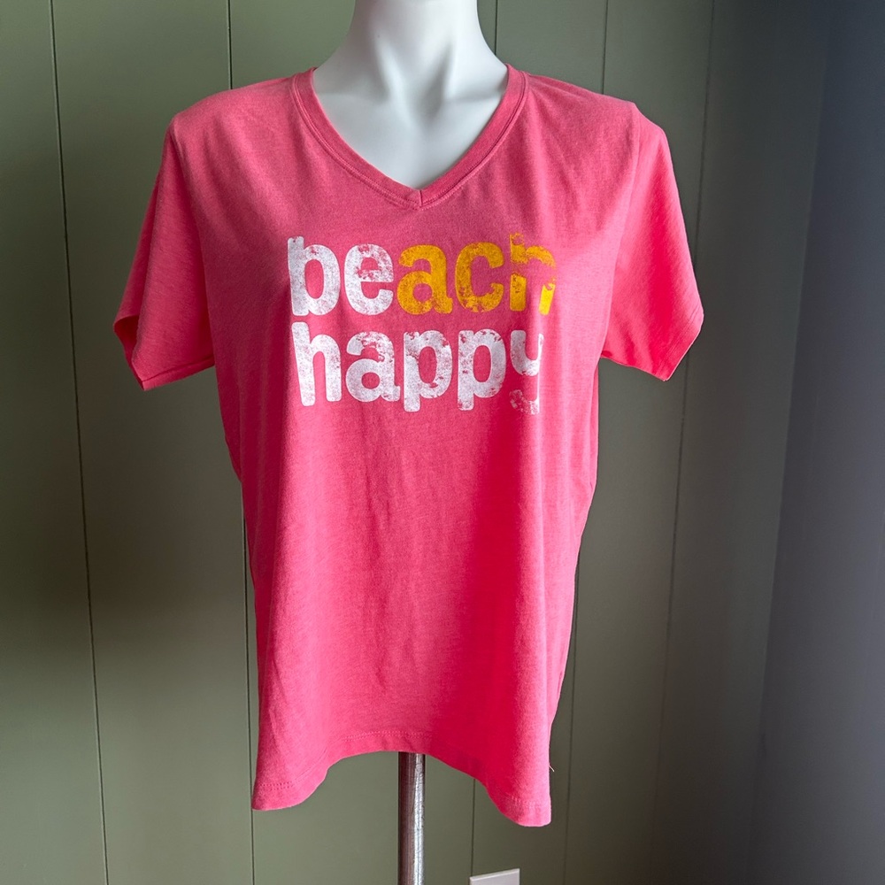 A fun beach graphic Tee